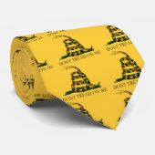 Zwarte en gele tuinvlag, niet op mij lopen! stropdas (Opgerold)