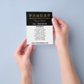 Zwarte en Gold Professional Cleaner Services Flyer (Hand)