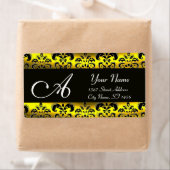 ZWARTE EN GOUDE DAMASKMONOGRAM ETIKET (Insitu)