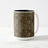  ZWARTE EN GOUDE ROWS VAN CELTISCHE KENNIS TWEEKLEURIGE KOFFIEMOK (Voorkant rechts)