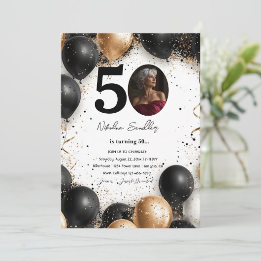 Zwarte en gouden ballonnen 50 verjaardagsfeest kaart (Staand voorkant)