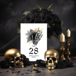 Zwarte en gouden Floral Skeleton Gothic Wedding Kaart<br><div class="desc">Fysische  florale schedel gothic bruiloft table number in accenten van zwart en zwart die aanpasbaar zijn aan uw specificaties van de gebeurtenis.</div>