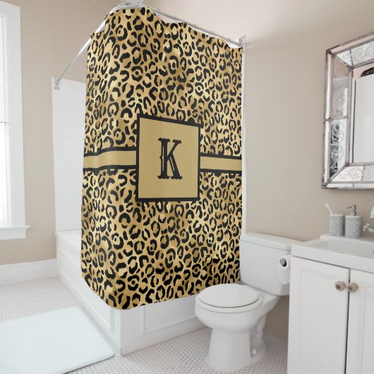 Zwarte en gouden luipaardprint met monogram douchegordijn (In situ)