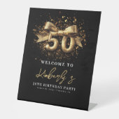 Zwarte en gouden Typografie 50ste verjaardag Reclamebord Met Voetstuk (Voorkant)