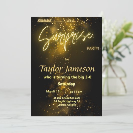 Zwarte en gouden verrassing Uitnodiging QR rsvp (Staand voorkant)