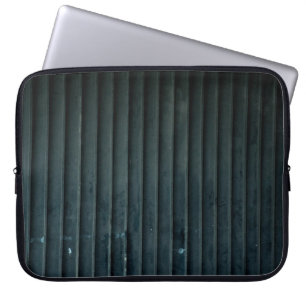 Zwarte en grijze houten deur laptop sleeve