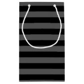 Zwarte en grijze ringstrepen met aangepaste naam klein cadeauzakje (Achterkant)