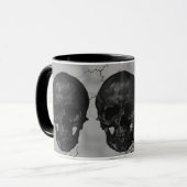 Zwarte en grijze schedel mok (Voorkant links)