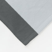 Zwarte en grijze stippen en lijnen fleece deken (Hoek)