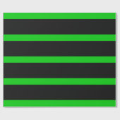Zwarte en groene potloodstrepen cadeaupapier (Vlak)