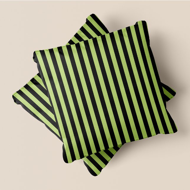 Zwarte en groene strepen kussen (Black & Green Stripes Throw Pillow)