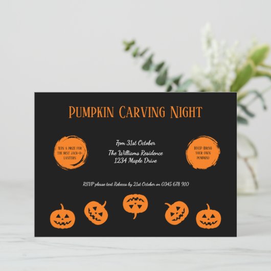 Zwarte en oranje uitnodiging voor pompoensnijden a (Staand voorkant)