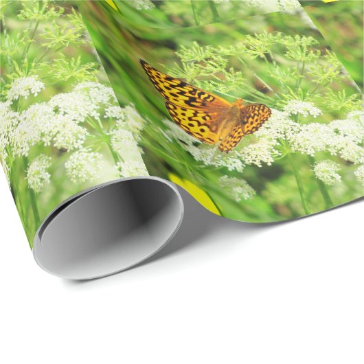 Zwarte en Oranje vlinder op witte ventilator Cadeaupapier (Rol Hoek)