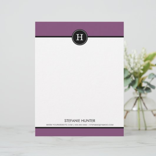 Zwarte en Paarse monogram letterhead Briefhoofd Ontwerp (Staand voorkant)