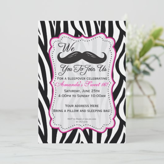 Zwarte en roze Zebra Mustache Sleepover Party Kaart (Staand voorkant)