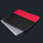 Zwarte en Scarlet laptoptas Laptop Sleeve<br><div class="desc">Draag uw laptop in stijl rond in dit rode en zwarte hoesje.</div>