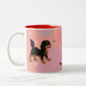 Zwarte en Tan Cavalier Spaniel en Dragonfly Tweekleurige Koffiemok (Links)