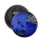 Zwarte en Witte Angelvis in het Deep Blue Zee Button Flesopener (Voorkant)