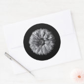 Zwarte en witte bloemen 10 ronde sticker (Envelop)