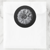 Zwarte en witte bloemen 10 ronde sticker (Tas)