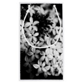 Zwarte en witte bloemen klein cadeauzakje (Achterkant)