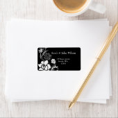 zwarte en witte bloemen: label op het retouradres (Insitu)