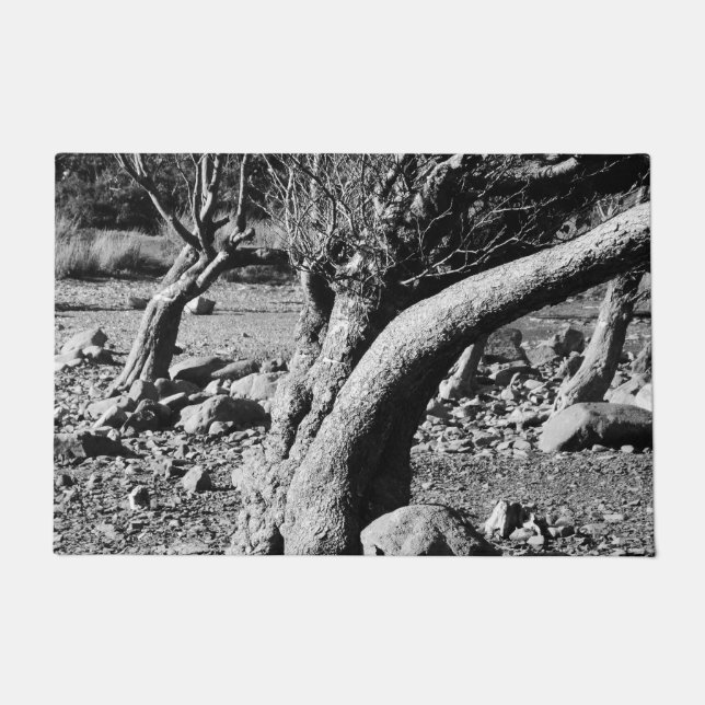 ZWARTE EN WITTE BOMEN DEURMAT (Voorkant)