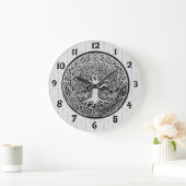 Zwarte en witte boom met een grote klok in het lev (Huis)