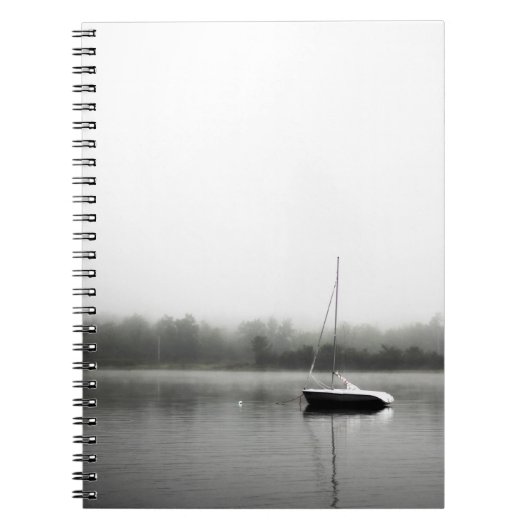 ZWARTE EN WITTE BOOT OP DE LAD NOTITIEBOEK (Voorkant)