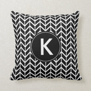 Zwarte en Witte Chevron met aangepast monogram Kussen