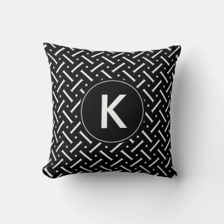 Zwarte en Witte Chevron met aangepast monogram Kussen