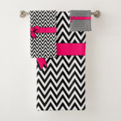 Zwarte en witte Chevron met warmroze roze rok Bad Handdoek (Insitu)