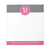 Zwarte en Witte Chevrons Aangepast Roze Monogram Notitieblok (Voorkant)