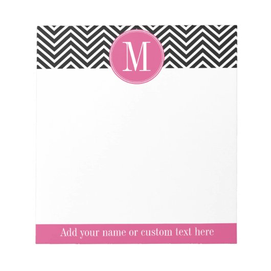 Zwarte en Witte Chevrons Aangepast Roze Monogram Notitieblok (Voorkant)