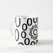 Zwarte en Witte Cirkels Geometrisch Koffiemok (Voorkant links)