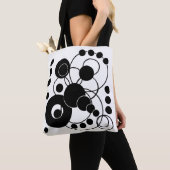Zwarte en witte cirkels tote bag (Dichtbij)