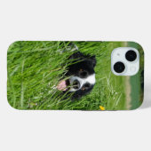 Zwarte en witte collie in Grass Case-Mate iPhone Case (Achterkant (horizontaal))