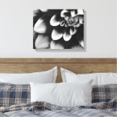 Zwarte en Witte Dahlia Bloem Canvas Afdruk (Insitu (Slaapkamer))