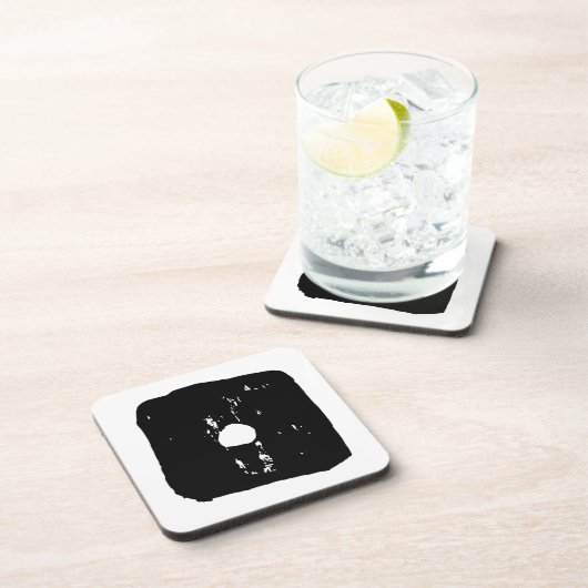 Zwarte en witte dobbelstenen #1 Rustieke Linocut Bier Onderzetter (Rechterzijde)