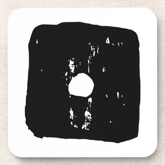 Zwarte en witte dobbelstenen #1 Rustieke Linocut Bier Onderzetter (Voorkant)