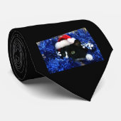 Zwarte en witte driekleppige kat met pet stropdas (Opgerold)