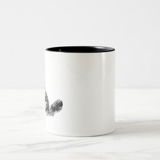 Zwarte en witte eekhoorn met Tennis Racket Tweekleurige Koffiemok (Center)