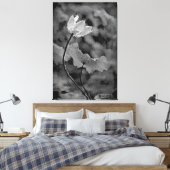 Zwarte en witte eenzame bloem canvas afdruk (Insitu (Slaapkamer))