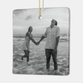 Zwarte en witte eerste kerstfoto keramisch ornament (Links)