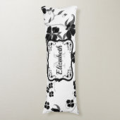 Zwarte en witte Floral Lichaamskussen (Voorkant Verticaal)