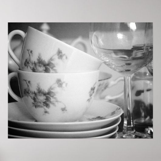 Zwarte en Witte Floral Tea Cups & Goblets 16x20 Poster (Voorkant)