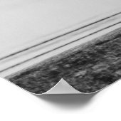 Zwarte en witte foto van een jongen en meisje.. poster (Hoek)