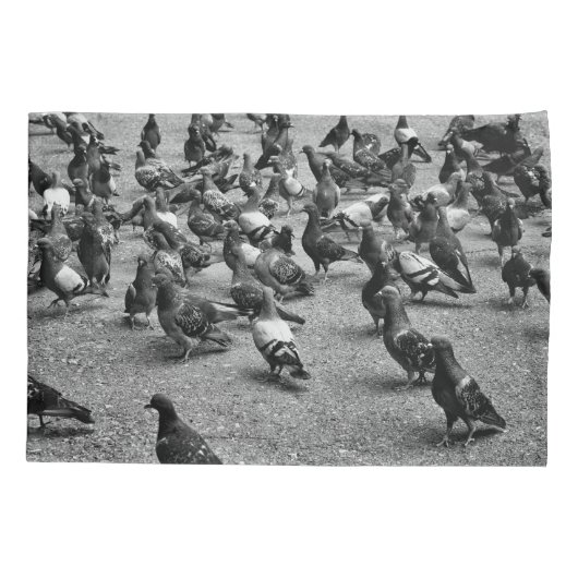 Zwarte en witte fotografie van vele duiven kussensloop (Achterkant)