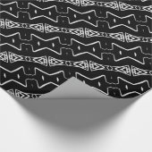 Zwarte en witte geometrische driehoeken Verpakking Cadeaupapier (Hoek)