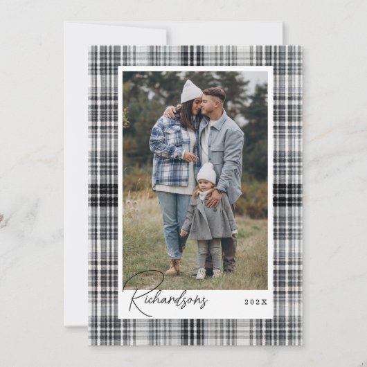 Zwarte en witte geruite flanellen gezinsfoto met e feestdagenkaart (Voorkant)